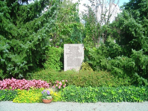 Ehrenmal für die unbekannten Toten der drei Haslacher Lager auf dem Friedhof in Haslach