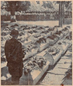 Umbettung der 210 Toten aus dem Massengrab Im September 1945 Umbettung der 210 Toten aus dem Massengrab Im September 1945