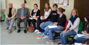 Am 14. Oktober 2010 besucht René Thalmann (2.v.l.) mit dem Leiter der Gedenkstätte VULKAN Sören Fuß (1.v.l.) den Vierstündigen Geschichtskurs des Robert-Gerwig-Gymnasiums in Hausach René Thalmann zu Besuch im Robert-Gerwig-Gymnasium